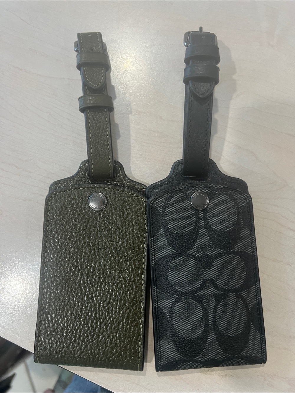 NWOT Coach Olive Pebbled & Black Signature Luggage Tag Set